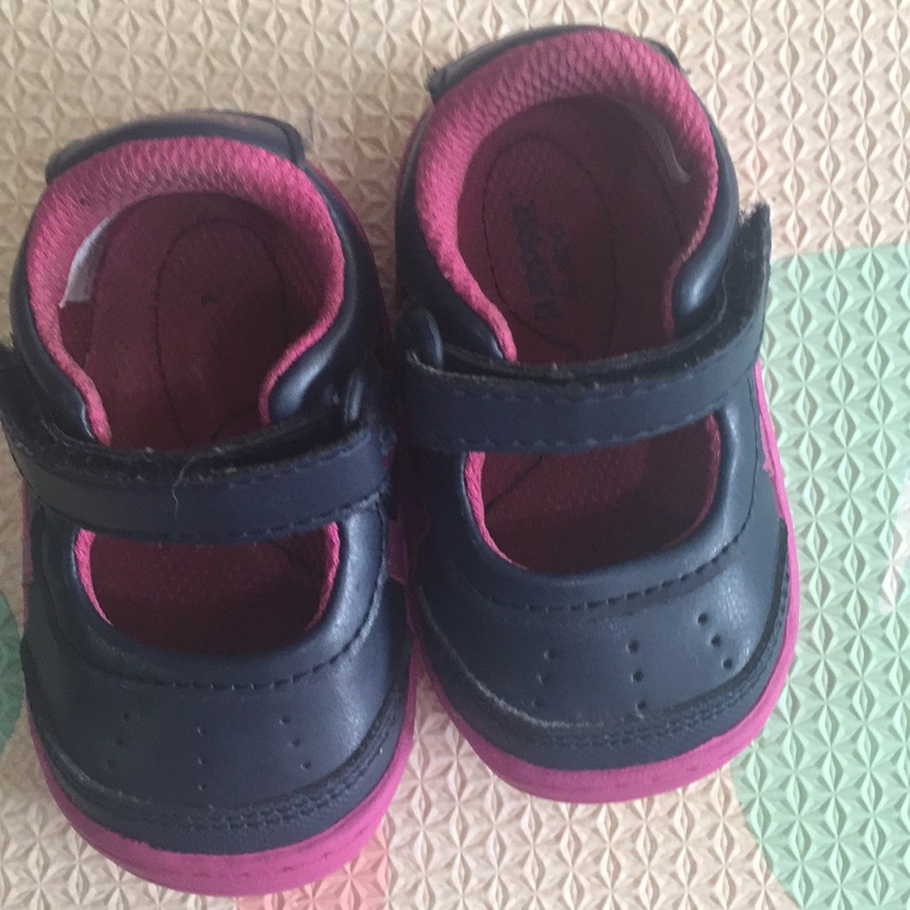 Surprise by STRIDE RITE baby girl shoe in size 2M